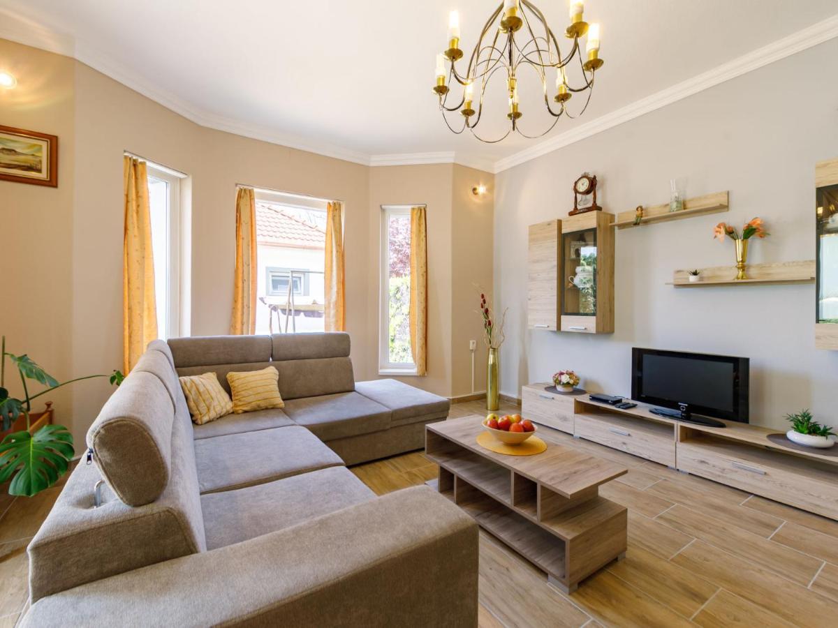 Holiday Home Ildiko By Interhome บาลาตอนแลลเล ภายนอก รูปภาพ